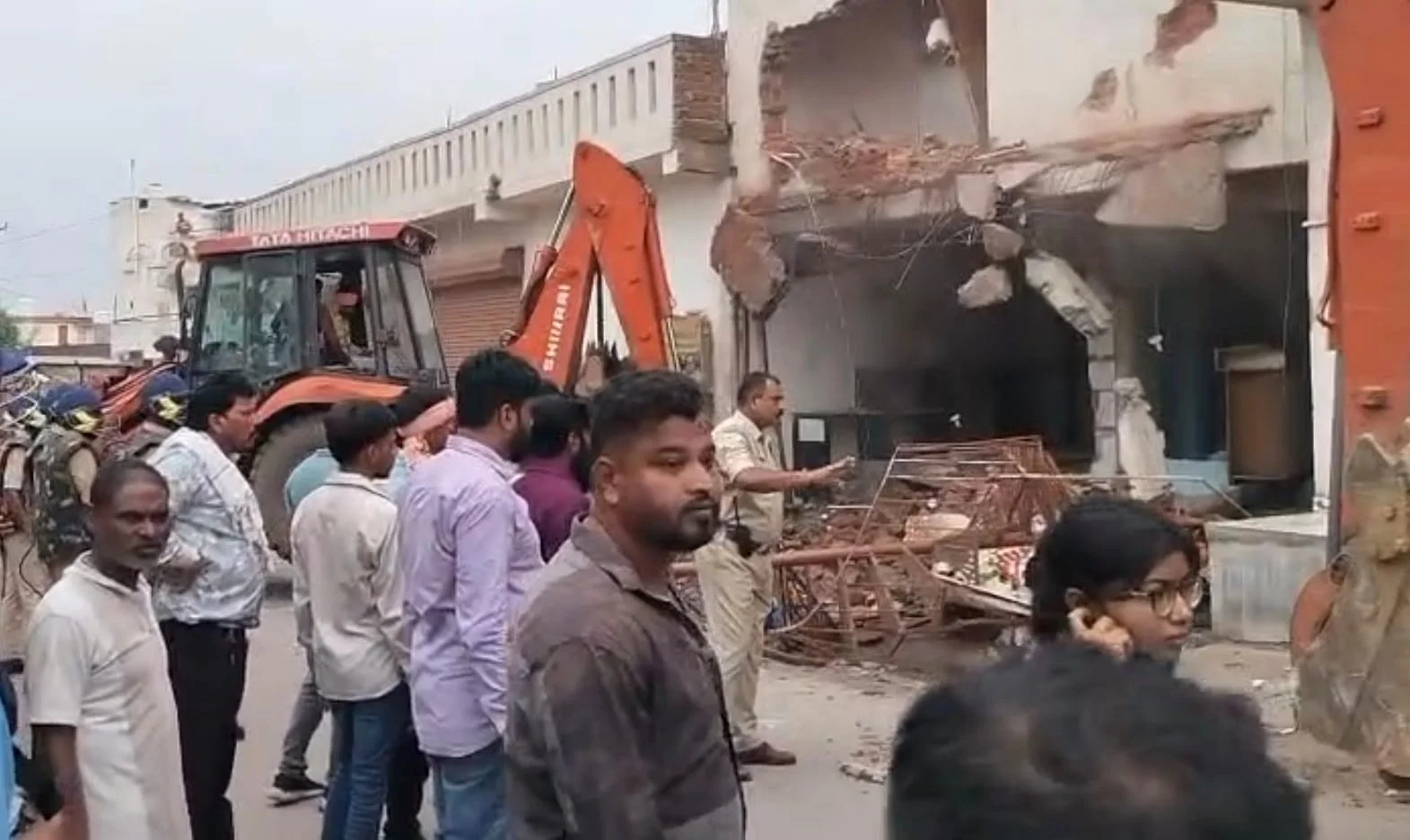 बोरसी भाठा की शासकीय भूमि से वर्षों पुराना अतिक्रमण हटाया, निगम-राजस्व एवं पुलिस की संयुक्त बड़ी कार्रवाई