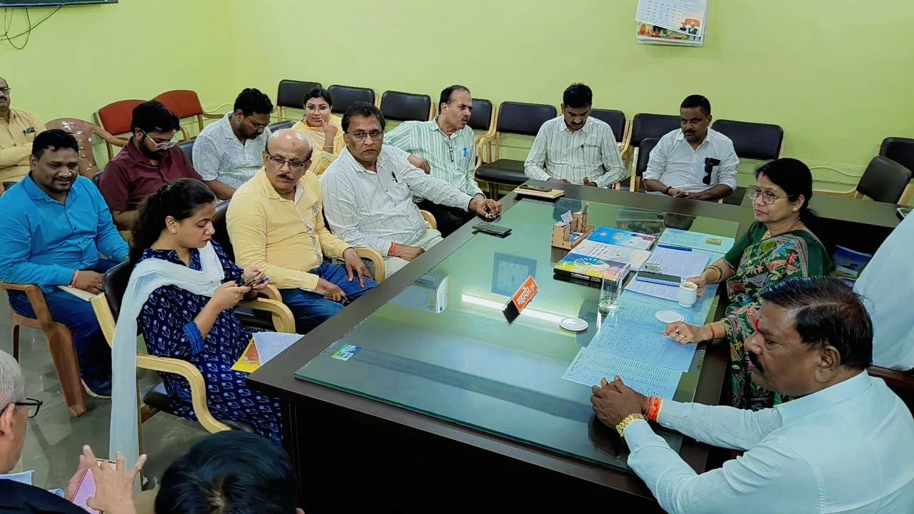 महापौर निधि के कार्यों की हुई समीक्षा, अधिकारियों से मांगी प्रगति रिपोर्ट