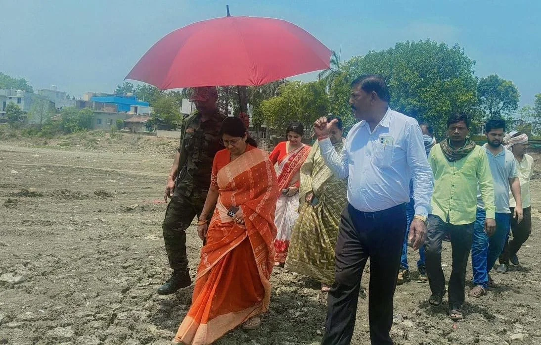 शक्ति नगर तालाब गहरीकरण व पिचिंग कार्य का महापौर ने किया निरीक्षण