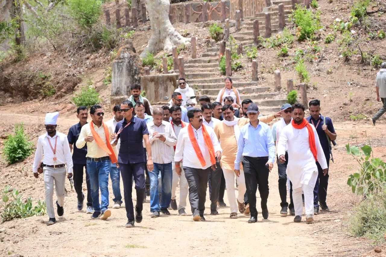 उप मुख्यमंत्री विजय शर्मा ने भोरमदेव कॉरिडोर निर्माण का किया निरीक्षण, बैठक लेकर की प्रगति की गहन समीक्षा