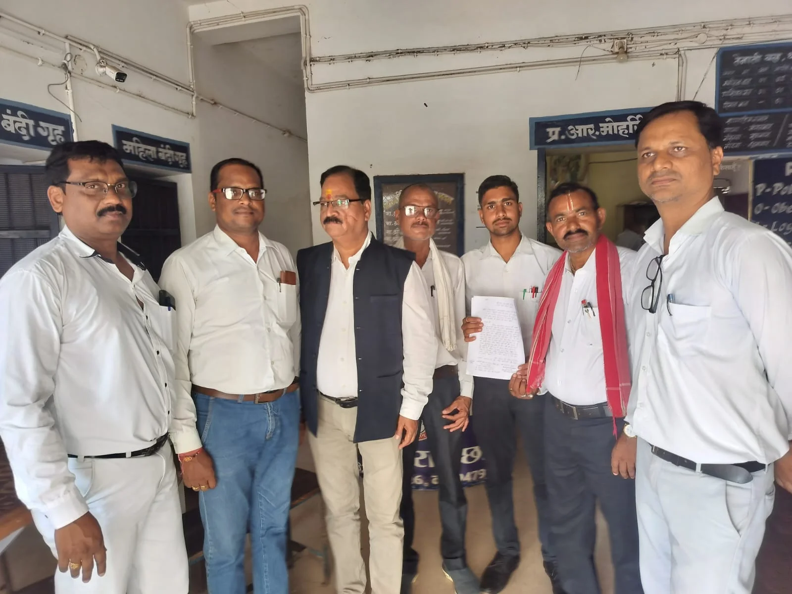 न्यायालय परिसर में अधिवक्ता से गाली-गलौज व जान से मारने की धमकी, अधिवक्ताओं में आक्रोश