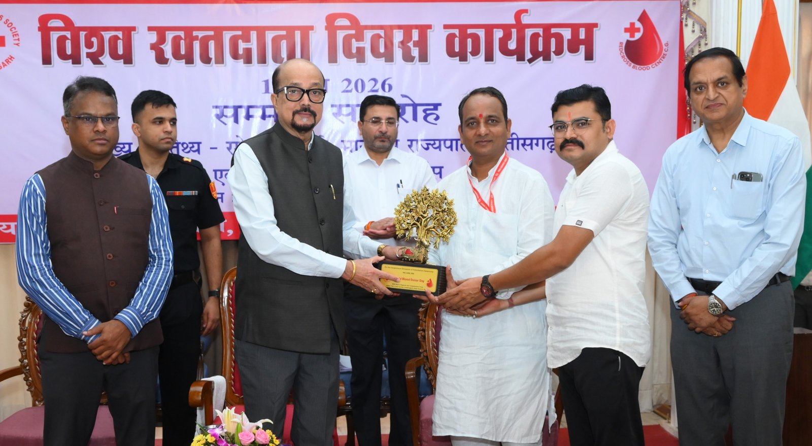 रक्तदान सबसे बड़ा दान, इससे बड़ी कोई सेवा नहीं - राज्यपाल श्री डेका